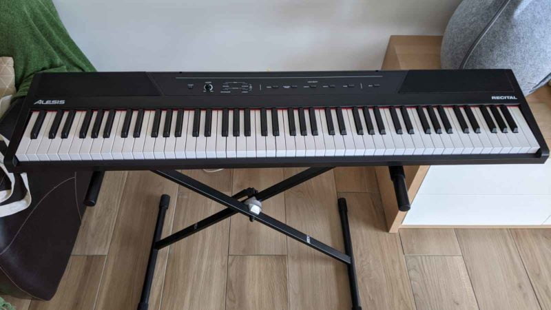 The fully-weighted keyboard of Recital 