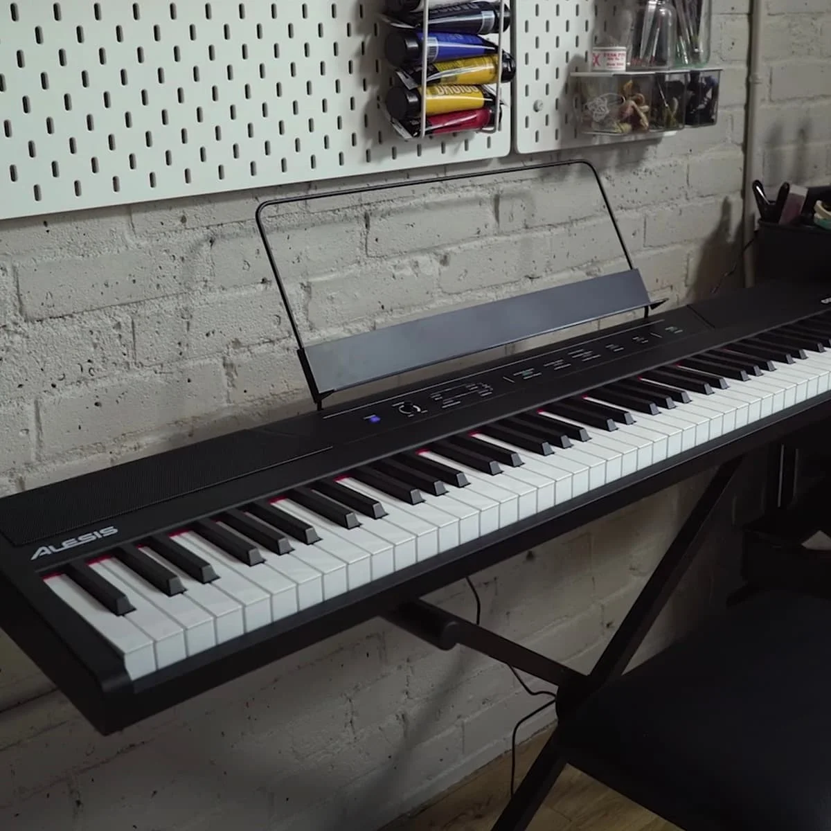 The Alesis Concert is provided with a sustain pedalcital
