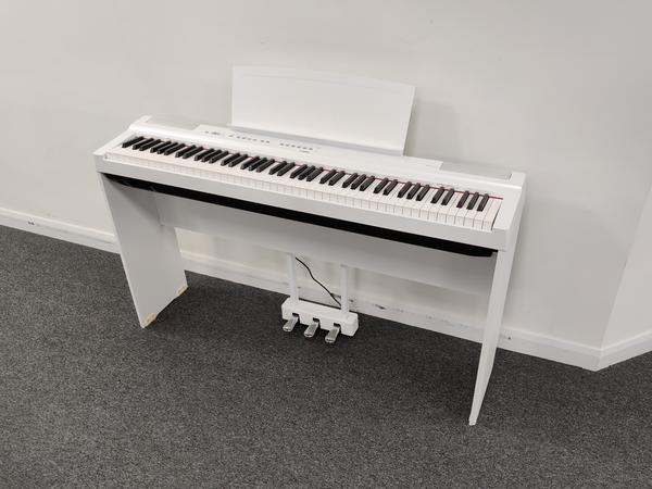 Yamaha P-125 in white color