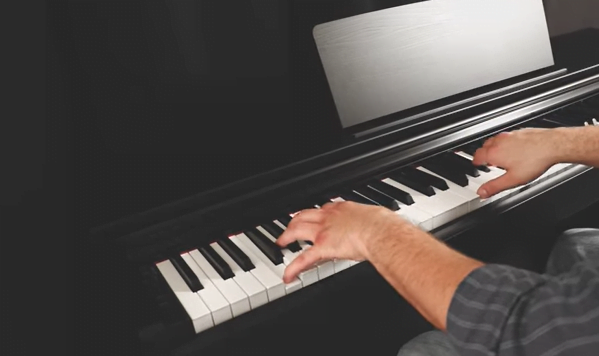 Yamaha YDP 143 has a realistic piano tones