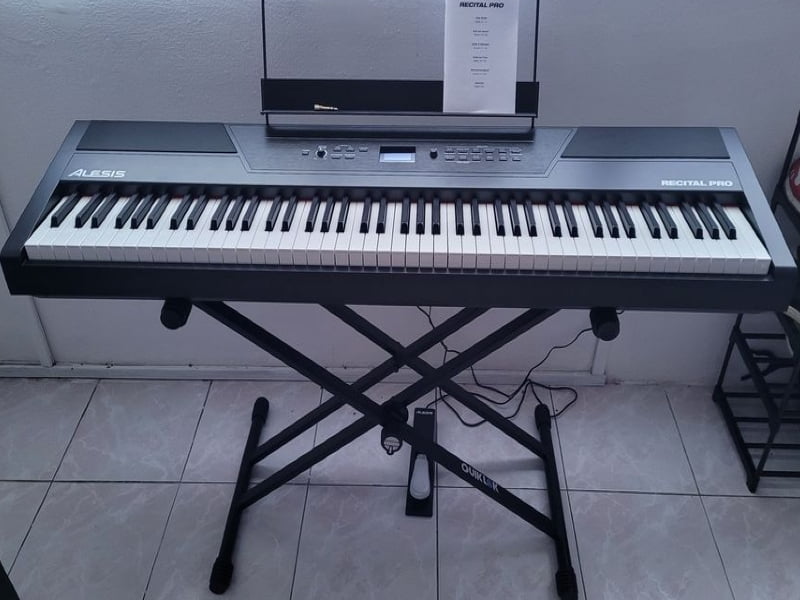Fully-weighted keys of Alesis Recital Pro