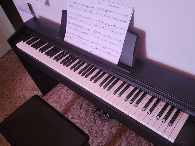 Casio PX-770 has a compact design, eye-catching colors