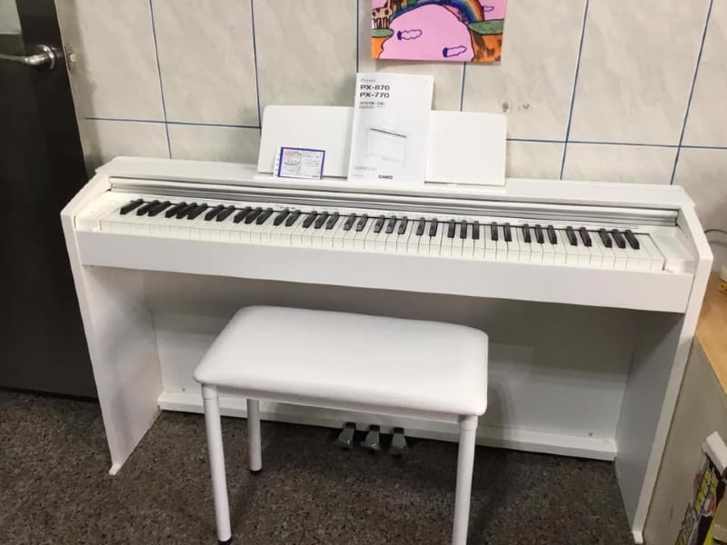 Great for people looking for a piano that stays in one place
