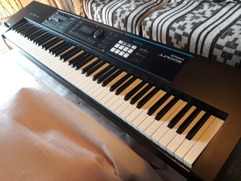 Roland Juno DS-88 is easy to bring around