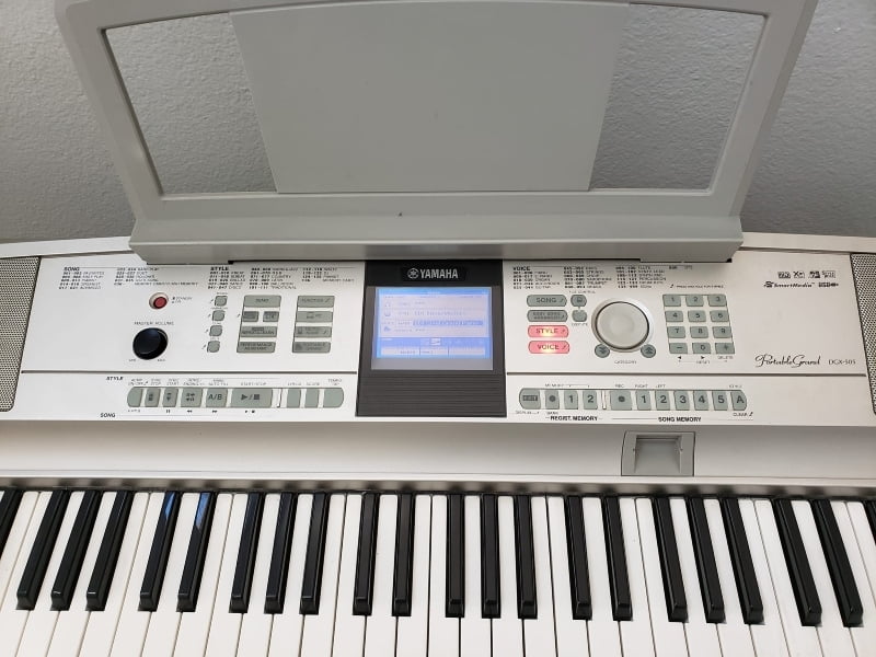 Yamaha DGX-505 has around 400 different voices